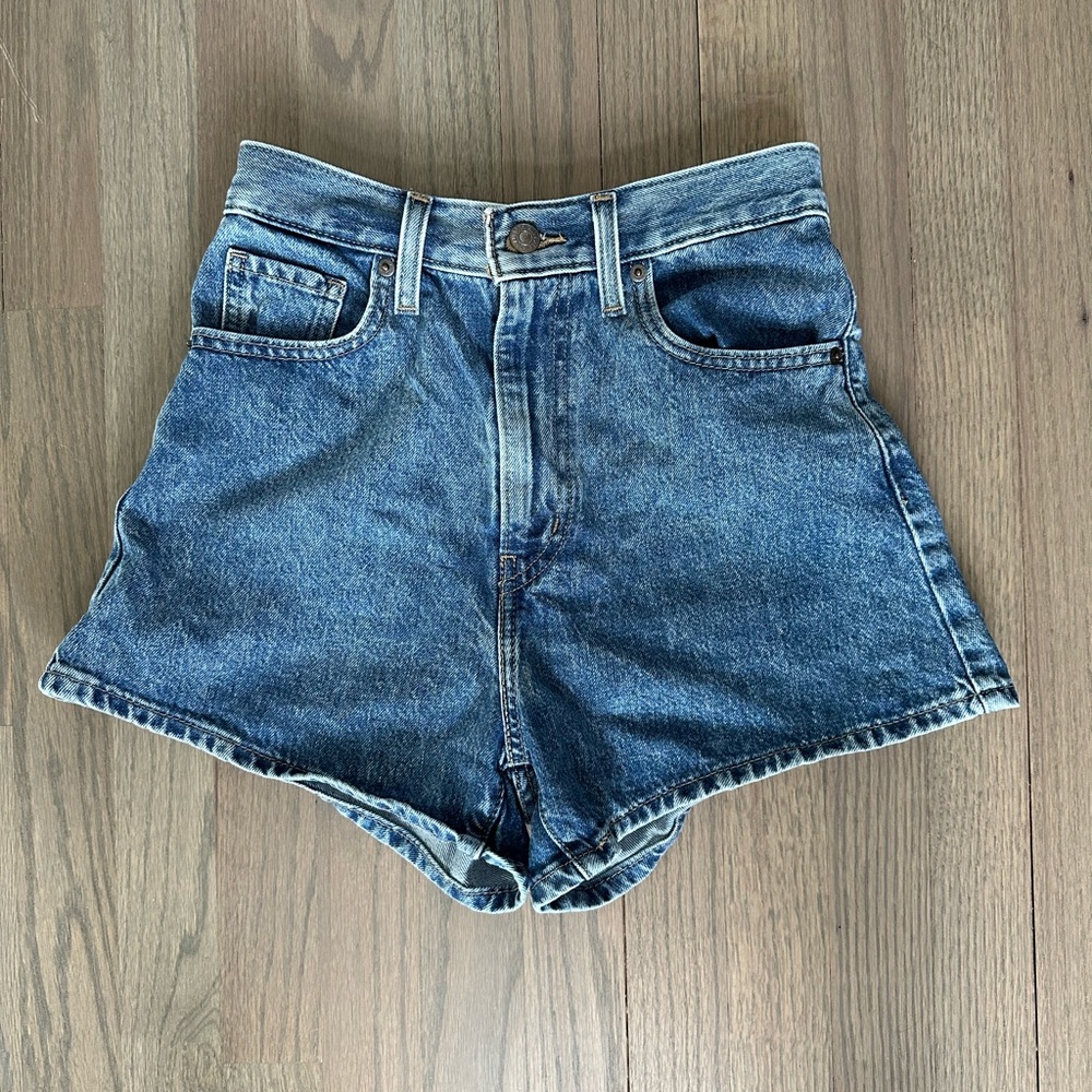 Levi’s Denim Mom Shorts Size 26
